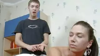 Oralstimulation receives mixed with pussylicking